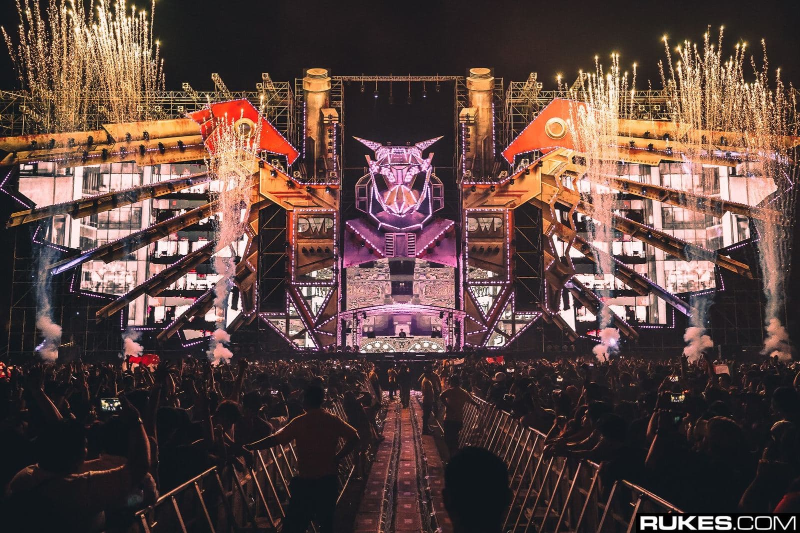Djakarta Warehouse Project(インドネシア)の会場写真