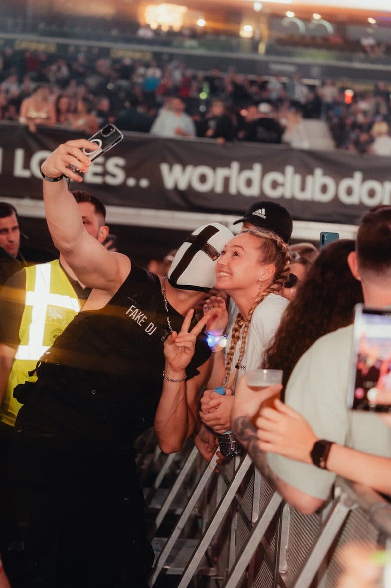 WORLD CLUB DOME: Holy Priestのパフォーマンス